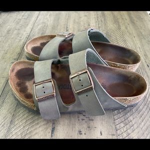 Arizone Birkenstock’s, Stone